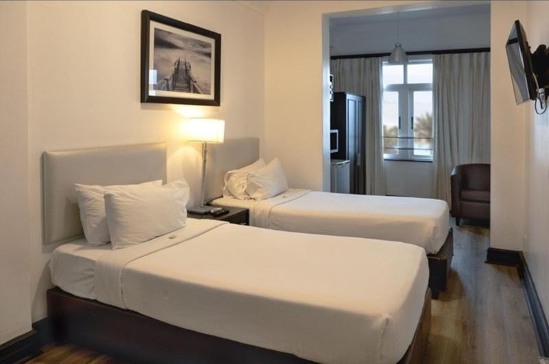 Parade Hotel 3*